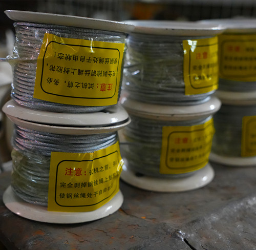 商場(chǎng)廣告吊鉤的遙控器怎么更換